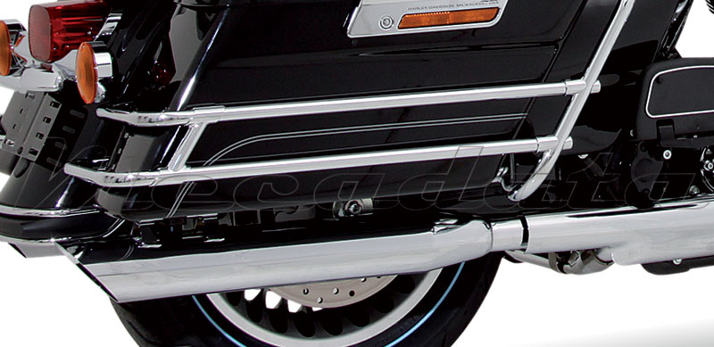 Harley-Davidson Touring FL2 et FL3 équipé d'un Remus Custom Slash Cut